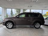 Mitsubishi Outlander Invite 2WD 1.HAND AHK SHZ TEMPO HU NEU - Mitsubishi Outlander: Invite