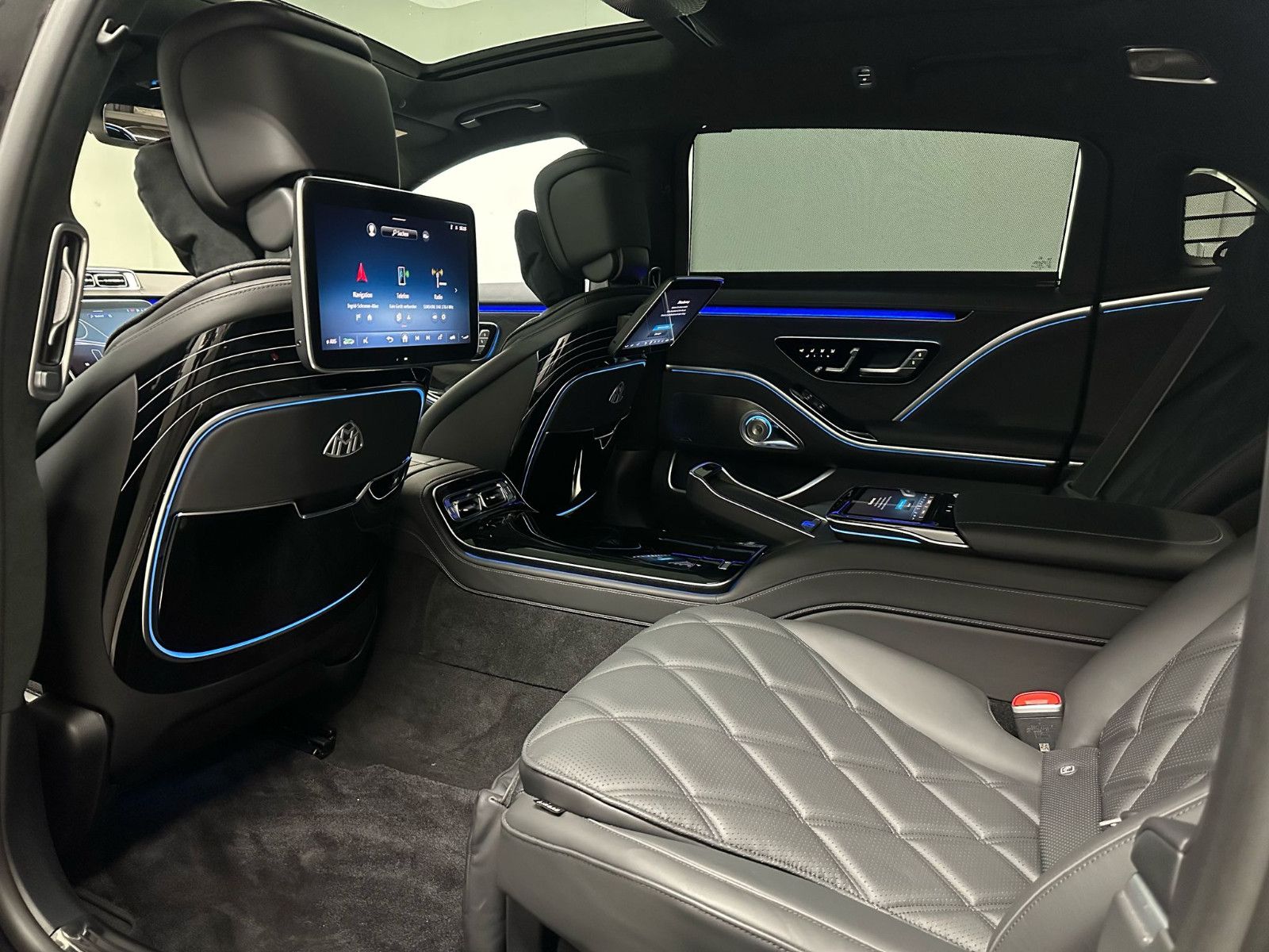 Fahrzeugabbildung Mercedes-Benz S 680 4MATIC MAYBACH *PANO*TV*MANUFAKTUR*TISCHE*