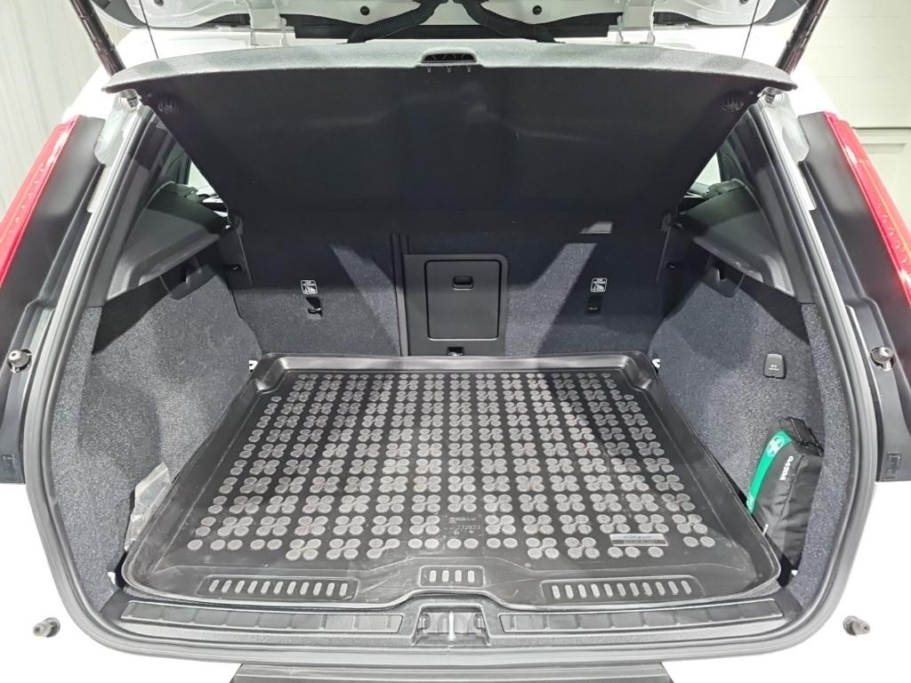Volvo XC40 Momentum Pro 2WD