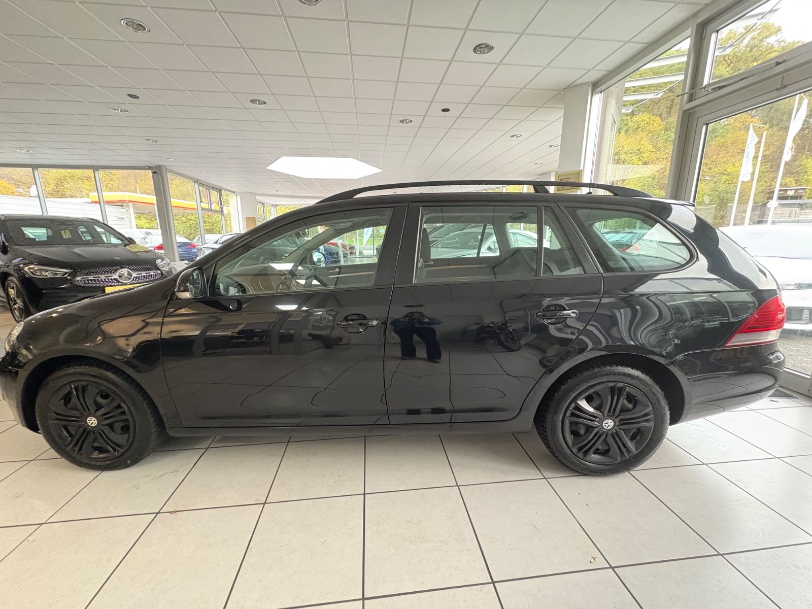 Fahrzeugabbildung Volkswagen Golf VI Variant 1.6 TDI