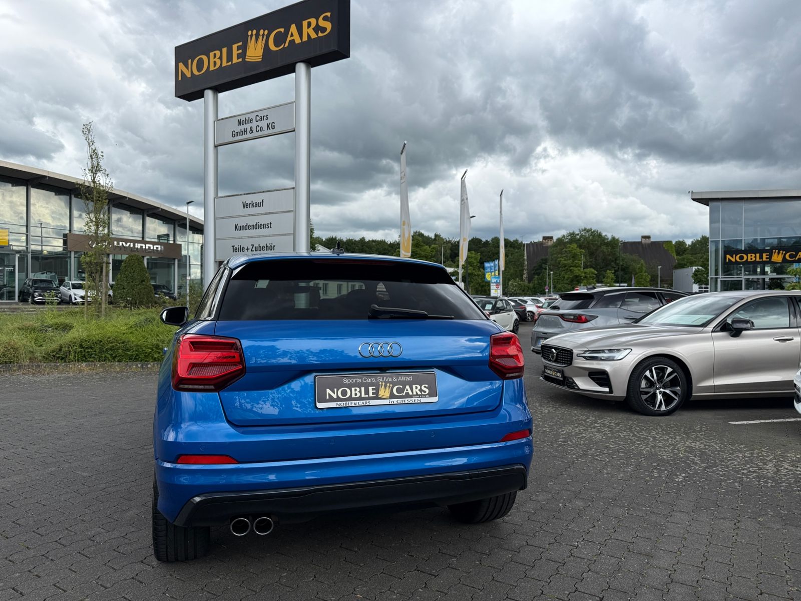 Fahrzeugabbildung Audi Q2 sport S line 35 TFSI KAM LED 19" Virtual