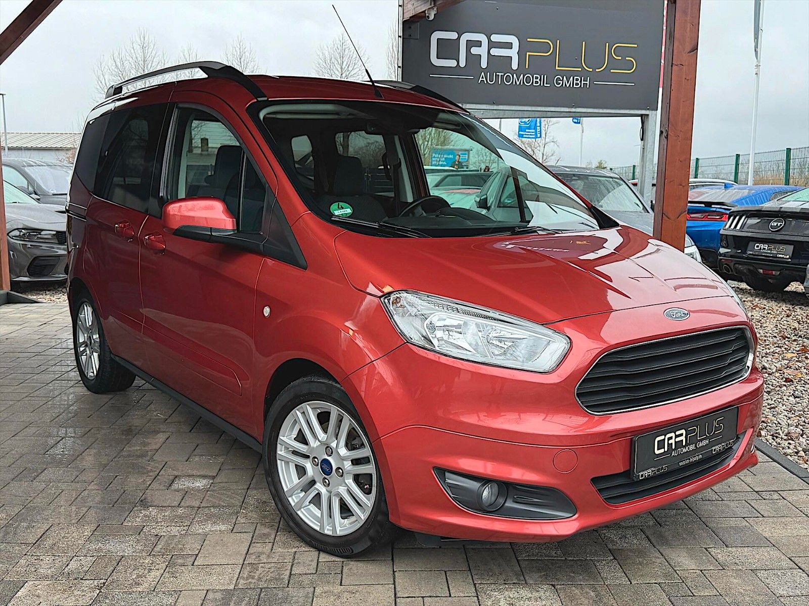 Fahrzeugabbildung Ford Tourneo Courier Titanium *Tempomat*Sitzheizung*