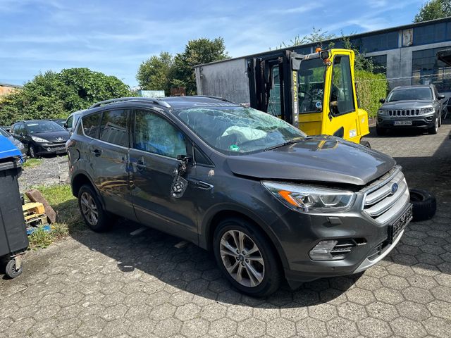 Ford Kuga Titanium-Euro6-Navi-Kamera-Xenon