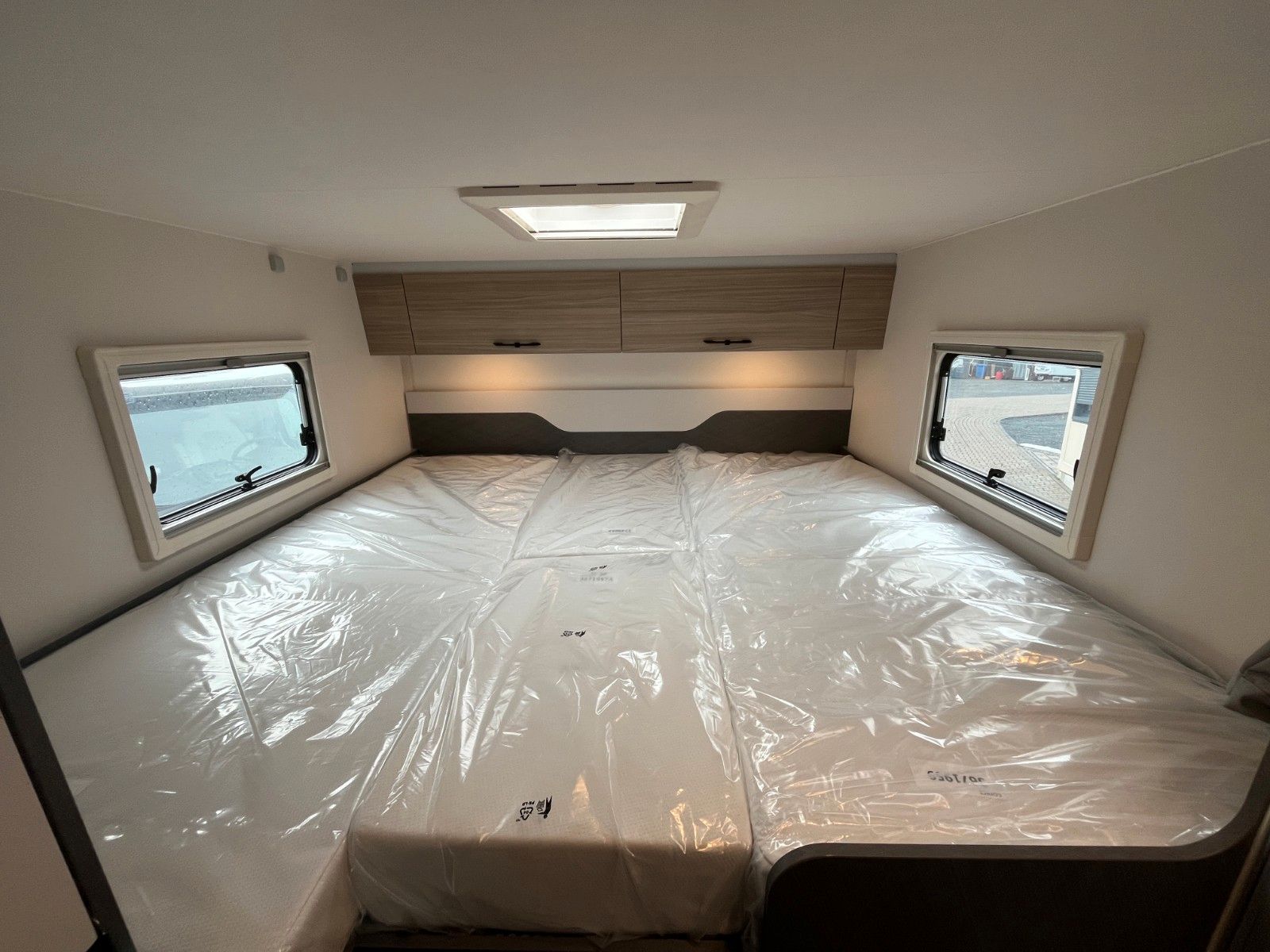 Fahrzeugabbildung Etrusco T 7.4 SB *Markise*Multimedia*Rahmenfenster