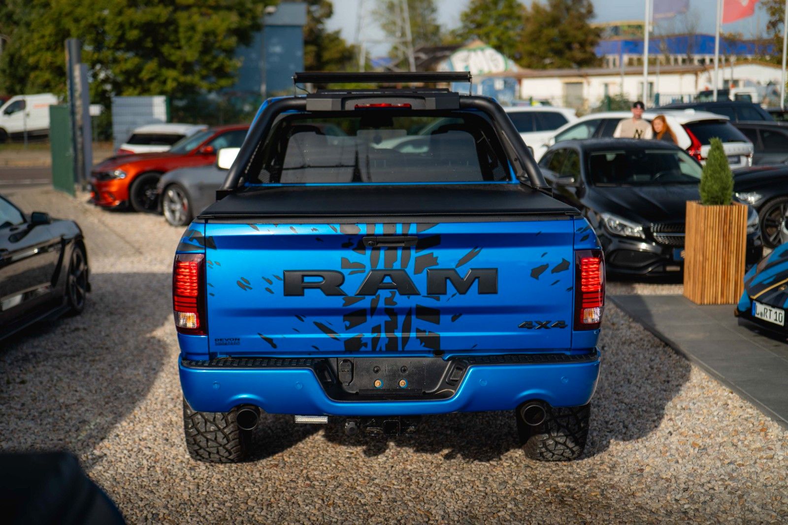 Fahrzeugabbildung Dodge RAM 5.7 V8 HEMI 4x4 OFFROAD Night-Paket *LED*