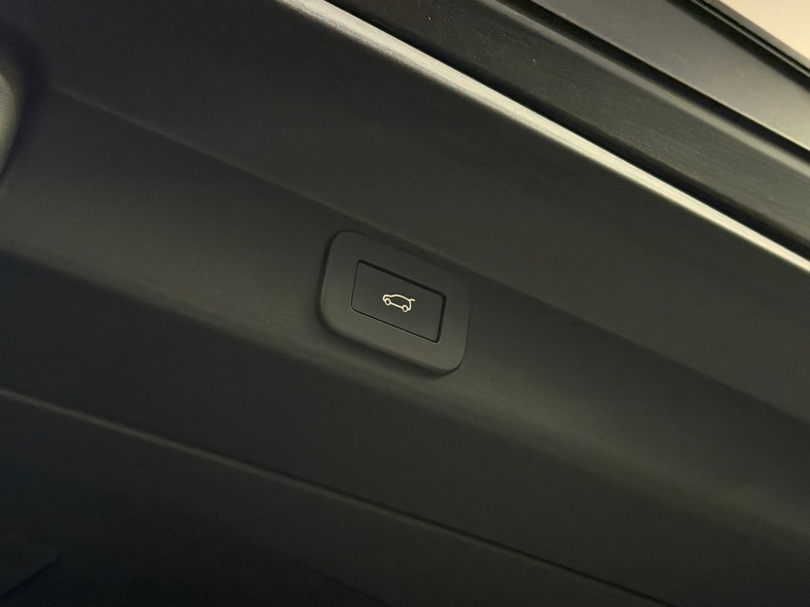 Fahrzeugabbildung Land Rover Range Rover Sport S Hybrid |MERIDIAN|360°|LUFT