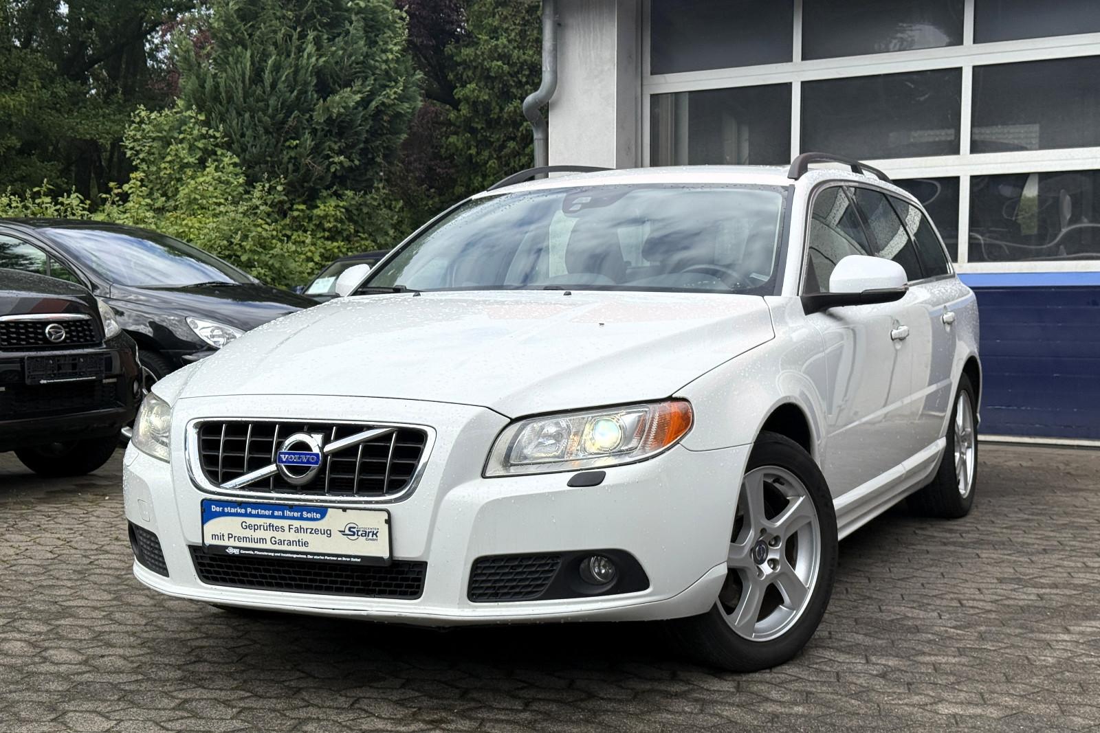 Volvo V70 KOMBI D3 MOMENTUM AUTOMATIK LEDER NAV