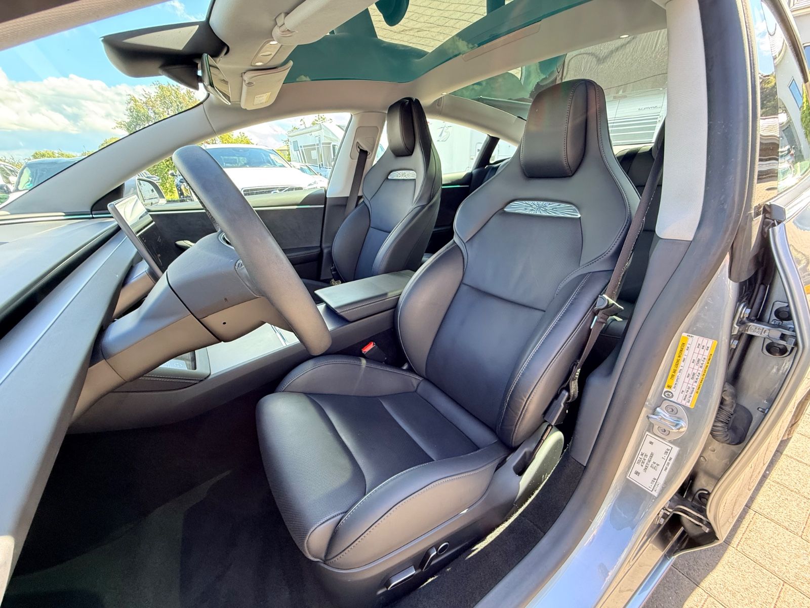 Tesla Model 3 Performance Highland 2025 Quichsilber foto 11