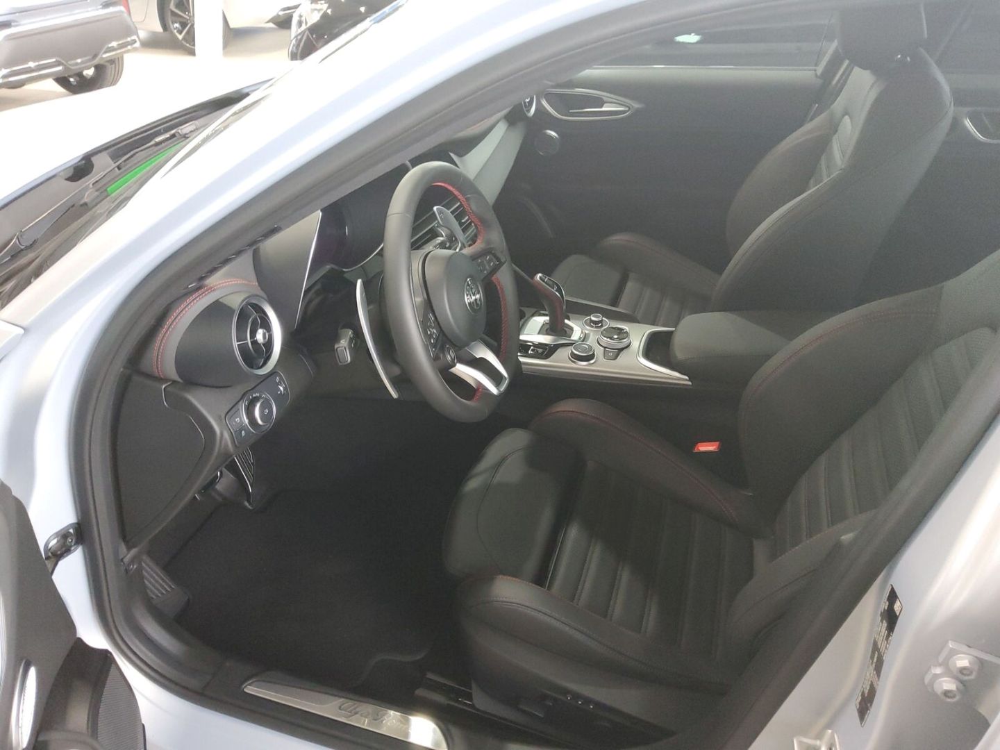 Fahrzeugabbildung Alfa Romeo Giulia Competizione 2.0 Limit.Sondermodell Matt