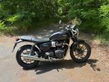 Triumph Street Twin - TRIUMPH STREET