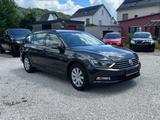 Volkswagen Passat Variant, DSG, Navi, 8-Fach bereift - Volkswagen Passat: 8