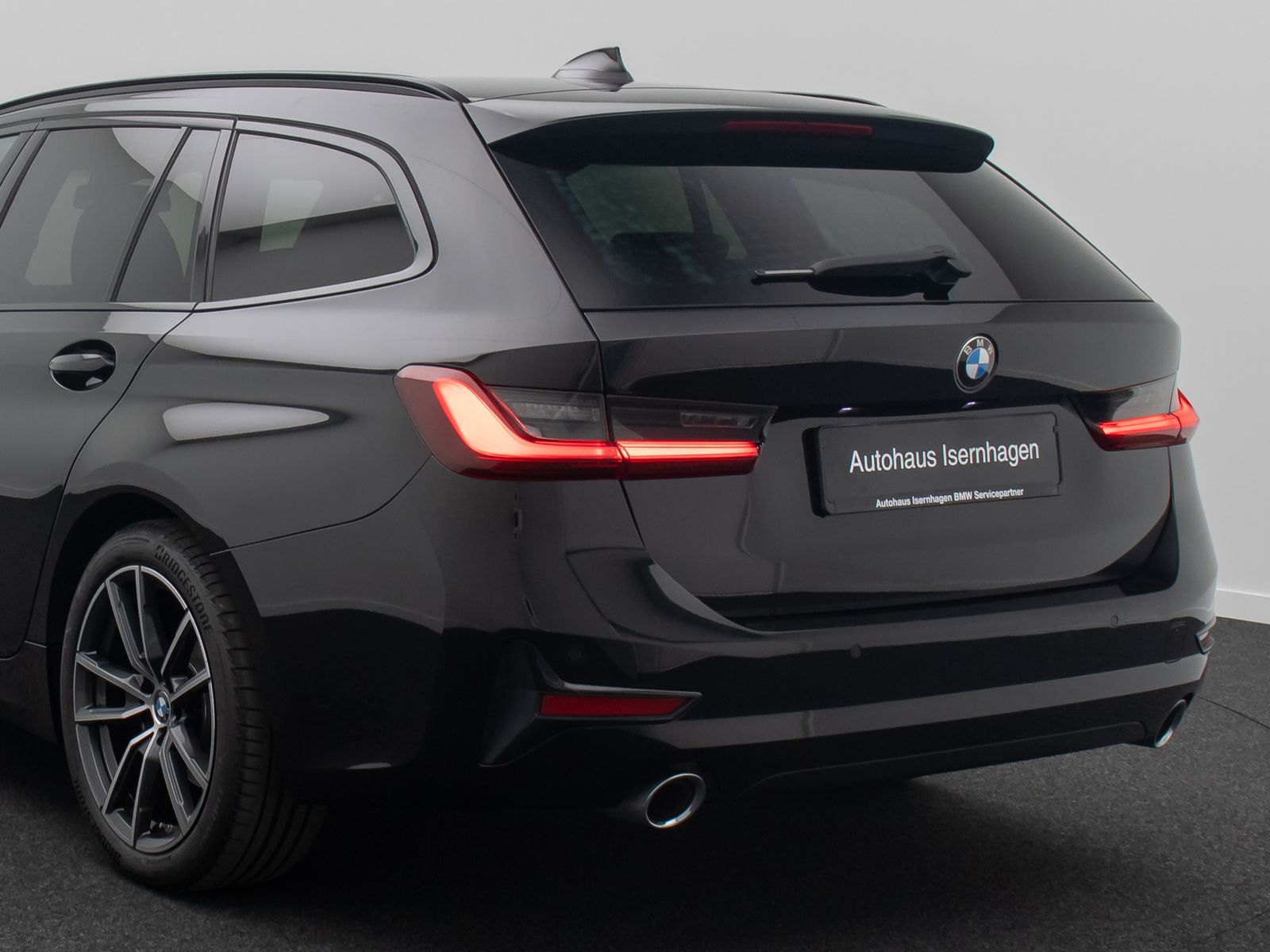 Fahrzeugabbildung BMW 320d Sport Line ACC DAB Komfort Laser HiFi Alarm