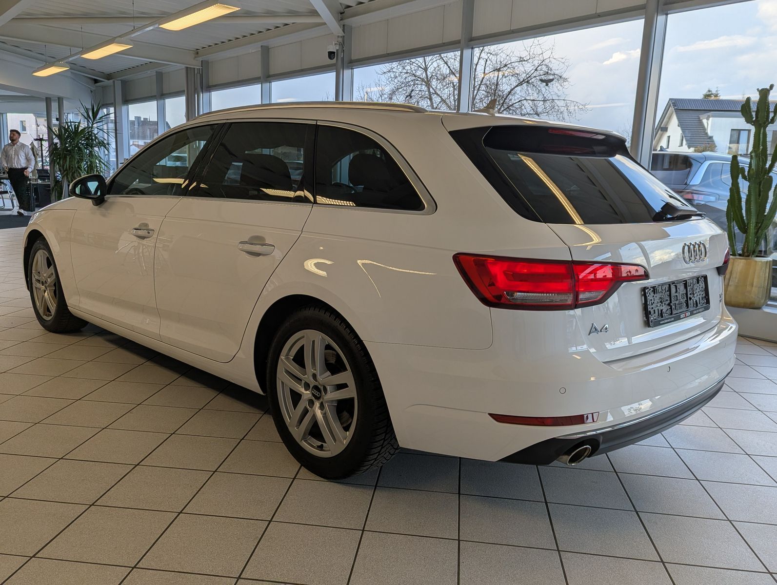 AUDI A4 2.0 TDI design ultra Sport-Fahrwerk Alcantara - Image 7