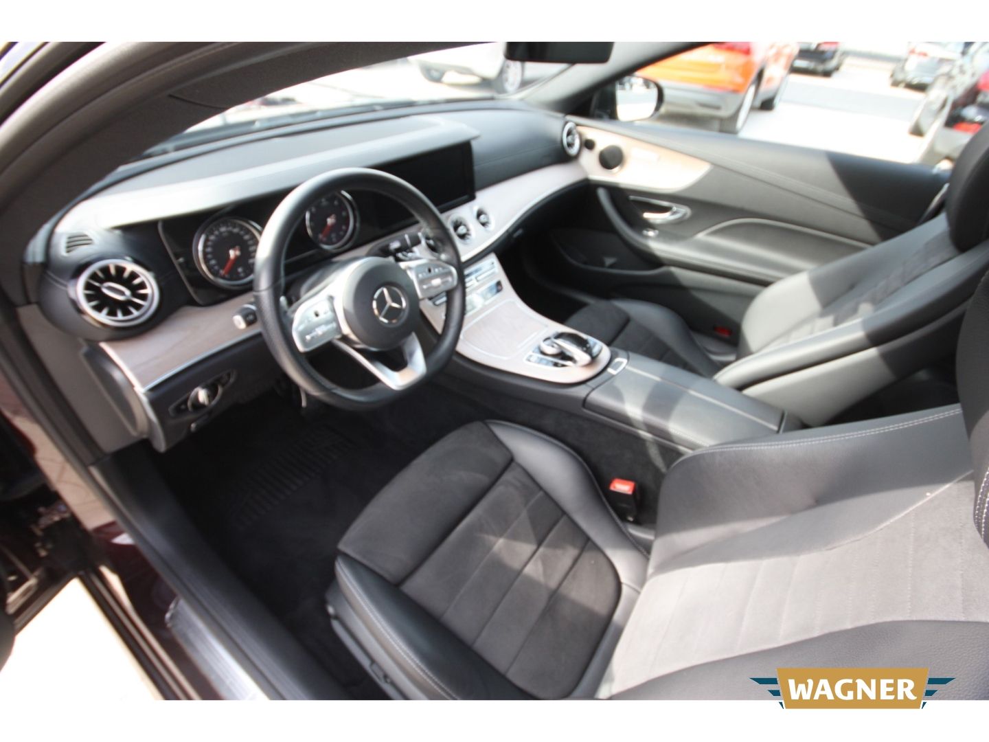 Fahrzeugabbildung Mercedes-Benz E 300 Coupe AMG LED Top Zustand