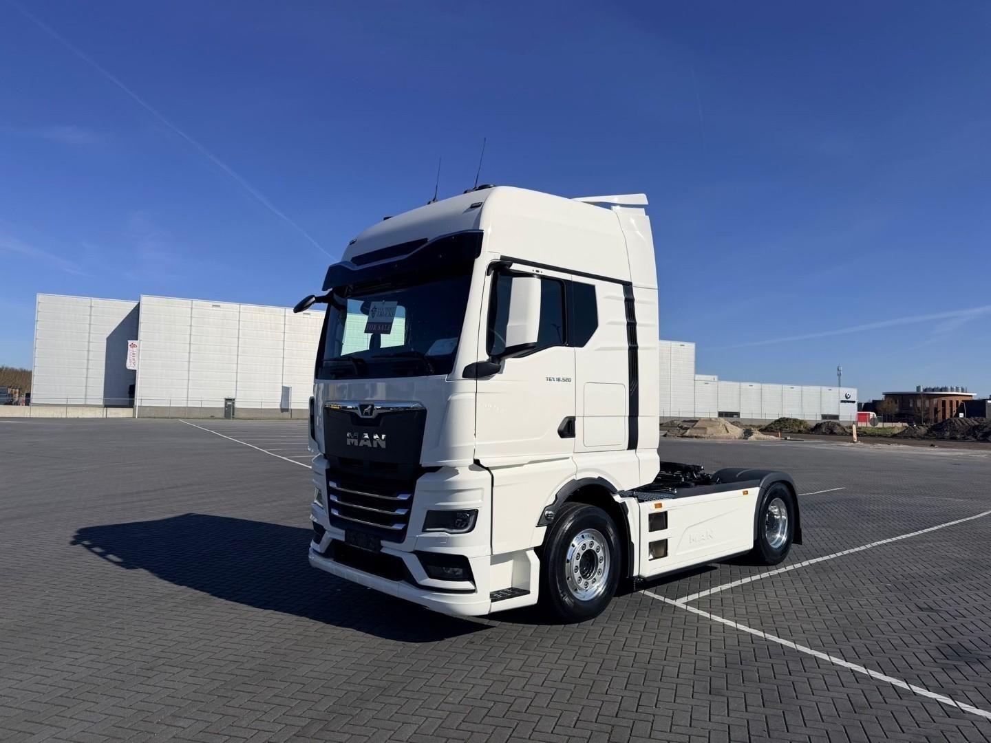 MAN TGX 18.520 NEW, Full air, Retarder, stand airco