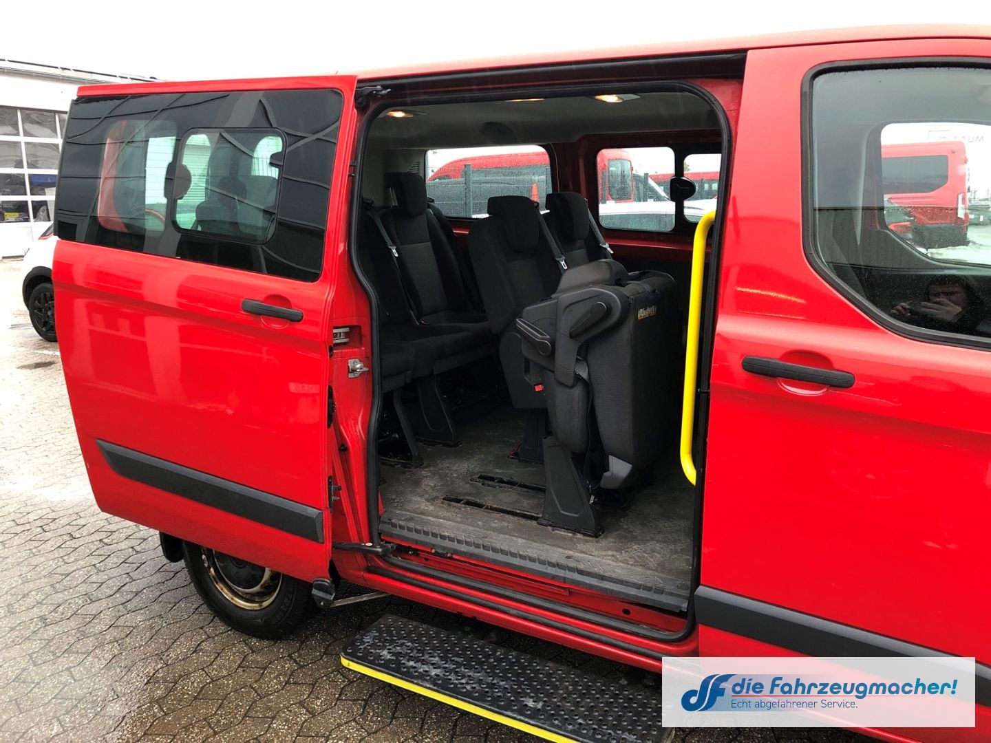 Fahrzeugabbildung Ford Transit Custom Kombi 300 L1 2.2 TDCi*8429