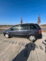 Opel Zafira  Zuverlässiger Familienvan  ... - Opel Zafira Gebrauchtwagen in Leipzig