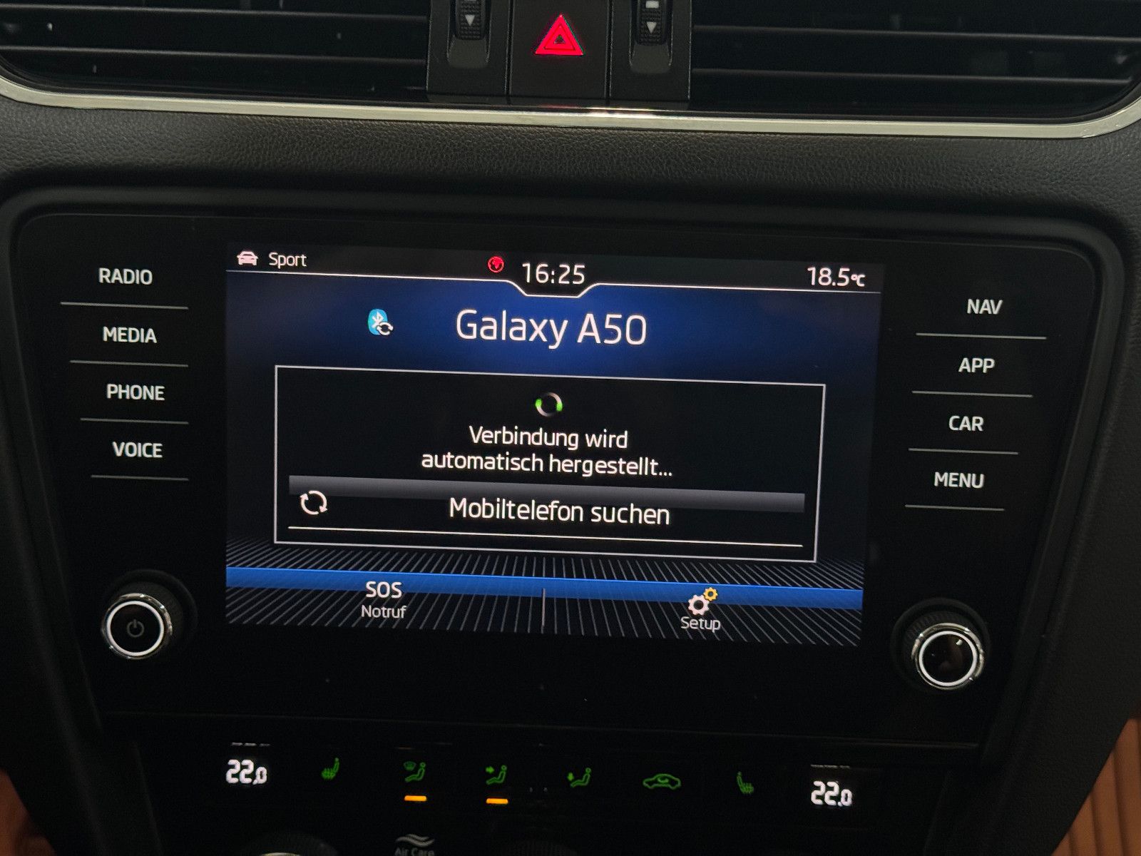 Fahrzeugabbildung SKODA Octavia STYLE 4X4 PANO NEUER MOTOR / MEGA VOLL