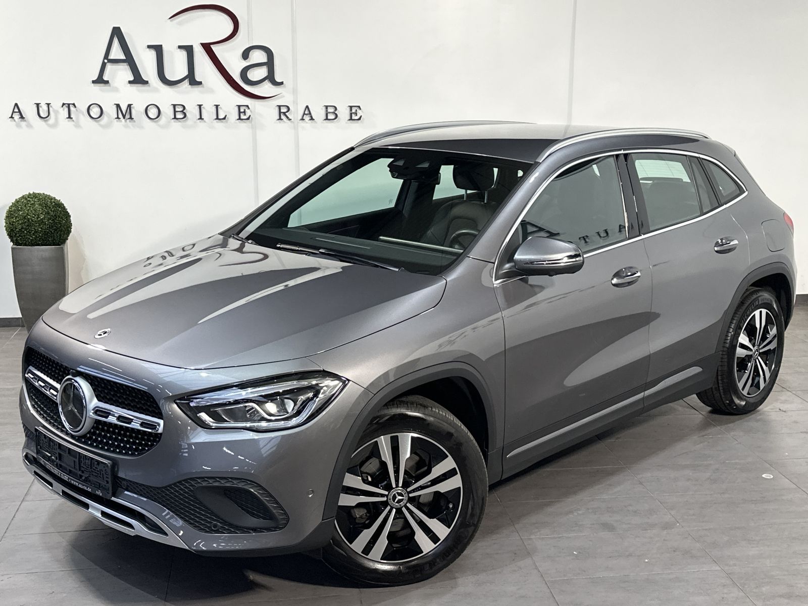 Fahrzeugabbildung Mercedes-Benz GLA 200 Progressive NAV+LED+360°+18ZO+DISTRONIC