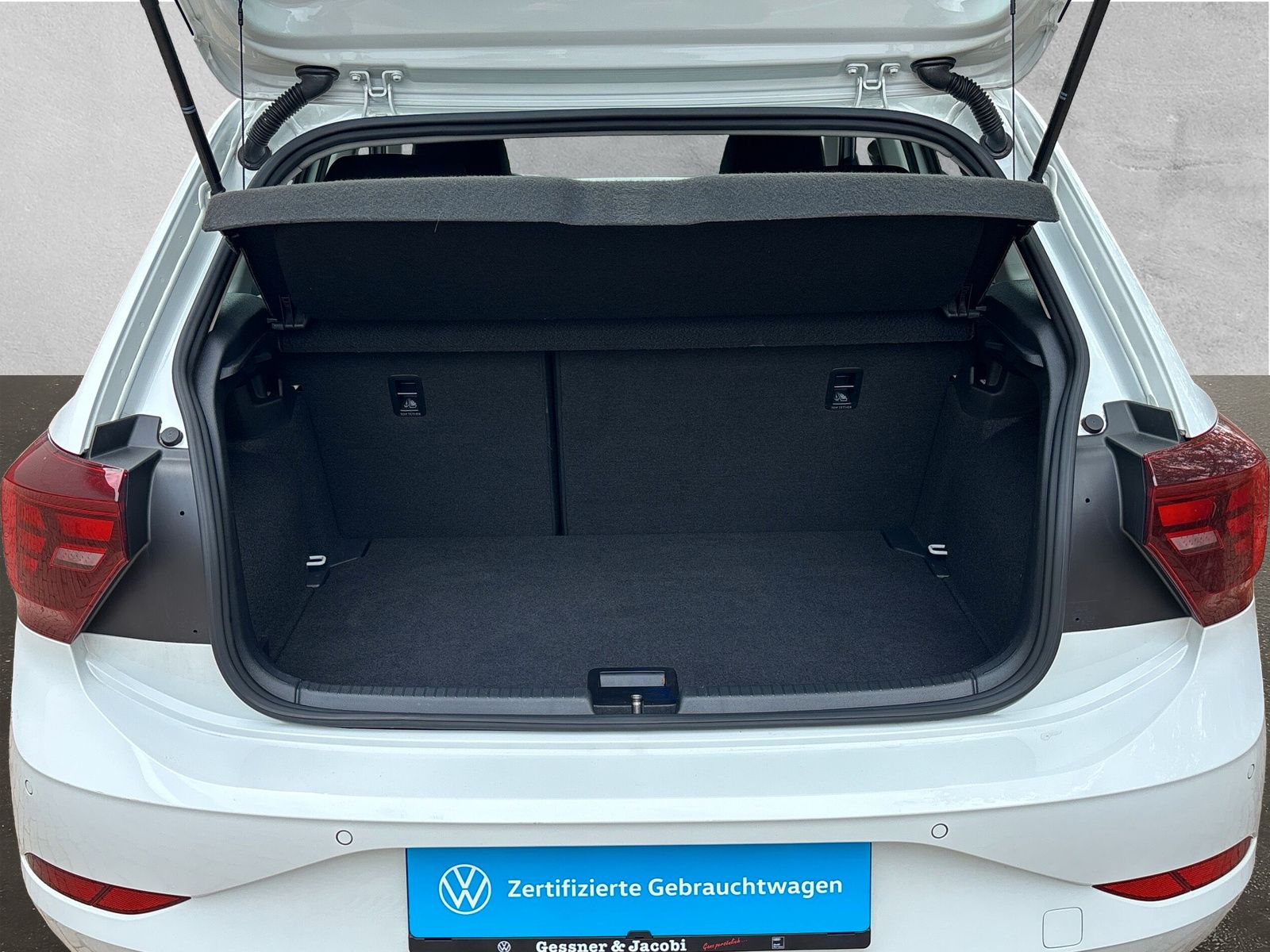 Fahrzeugabbildung Volkswagen Polo 1.0 TSI Life AppConnect PDC LED