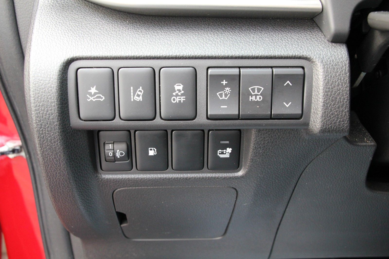 Fahrzeugabbildung Mitsubishi Eclipse Cross Plus Hybrid 4WD