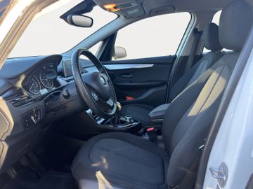 BMW 218 - 11