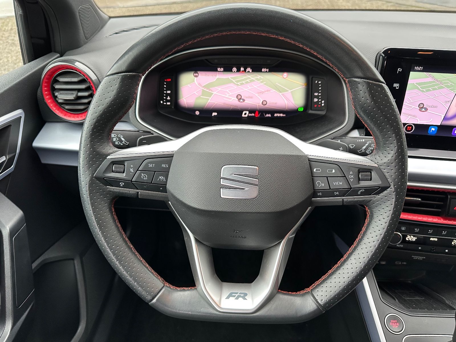 Fahrzeugabbildung SEAT Arona FR 1.5 TSI DSG Navi/LED/ACC/Dinamica