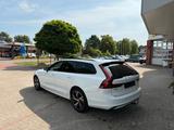 Volvo V90 Kombi R Design *KAMERA*SERVICE NEU*PANO*H/UP - Volvo V90 aus 2021