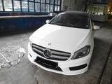 Mercedes-Benz A 200 AMG Line AMG Line mit Standheizung - : Beige, Abstandswarner