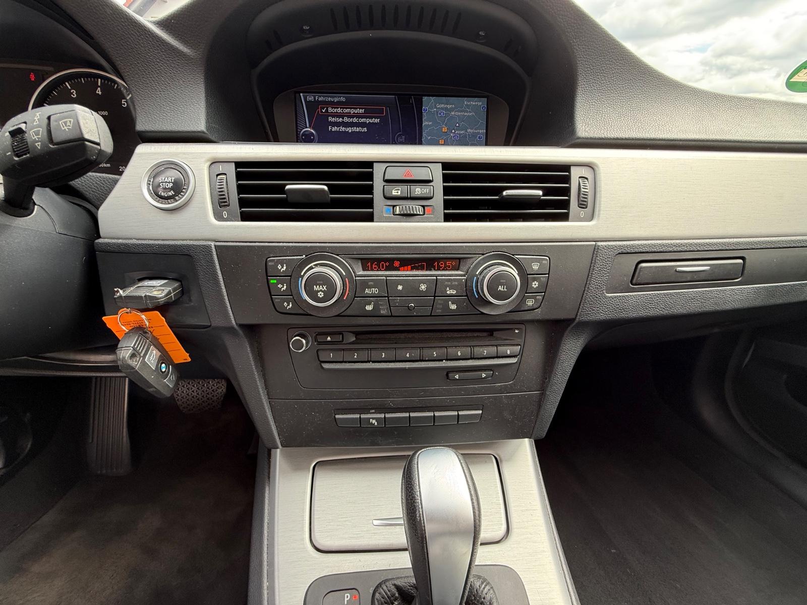 BMW 320i TOURING 170CH