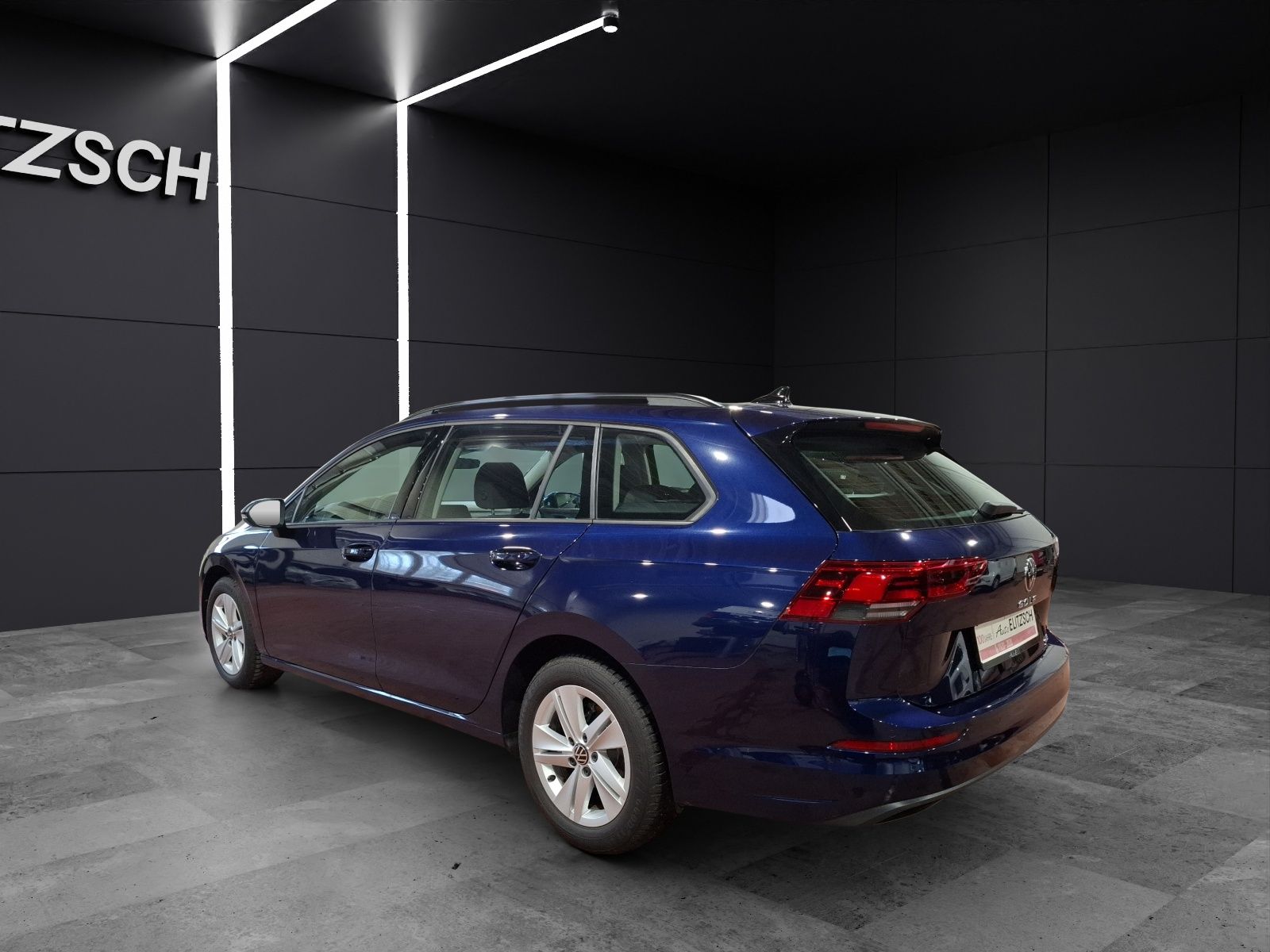 Fahrzeugabbildung Volkswagen Golf VIII Variant eTSI Life DSG LEDplus Navi AID