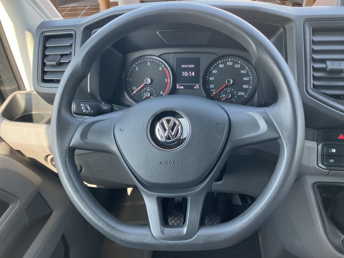 Fahrzeugabbildung Volkswagen Crafter 35 2.0 TDI MR HD 6-Gang SHZ AHK NAVI