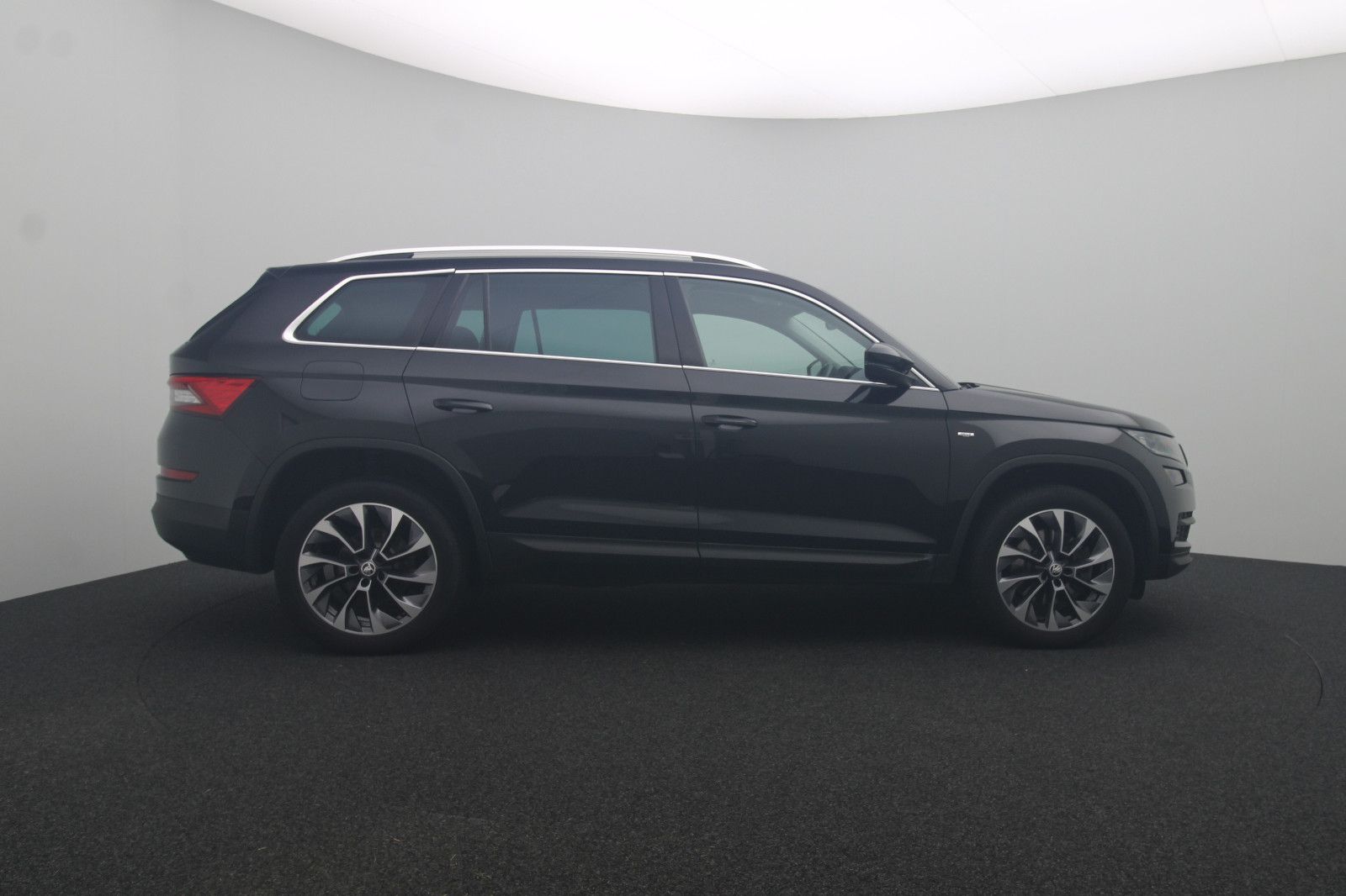 Fahrzeugabbildung SKODA Kodiaq Drive 125 4x4 DSG AHK Navi Standheizung