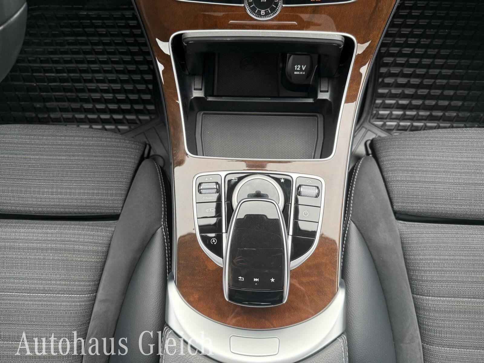 Fahrzeugabbildung Mercedes-Benz C 400 Exclusive 4Matic (EURO 6d-TEMP) COMAND APS