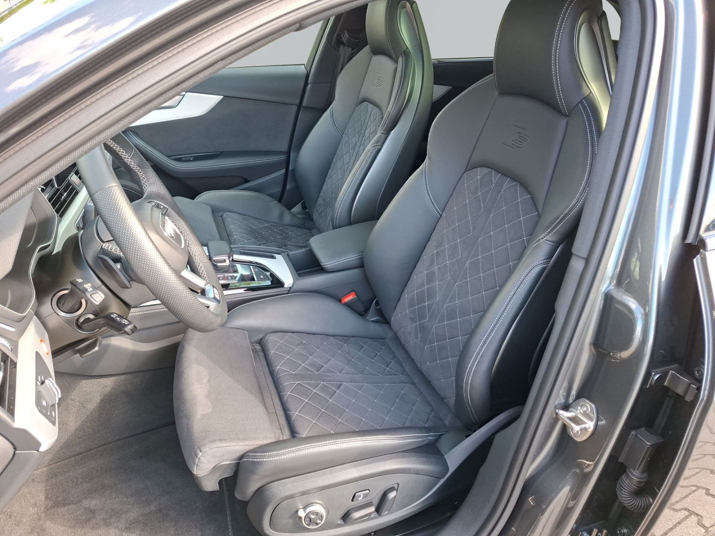 A4 Avant 40 TFSI quattro S line *AHK*Panorama*