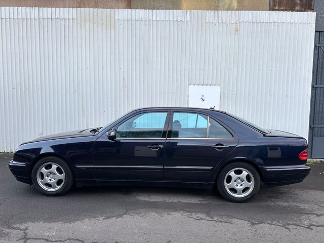 Mercedes-Benz E 240 AVANTGARDE Klima,Navi,Automatik,Xenon