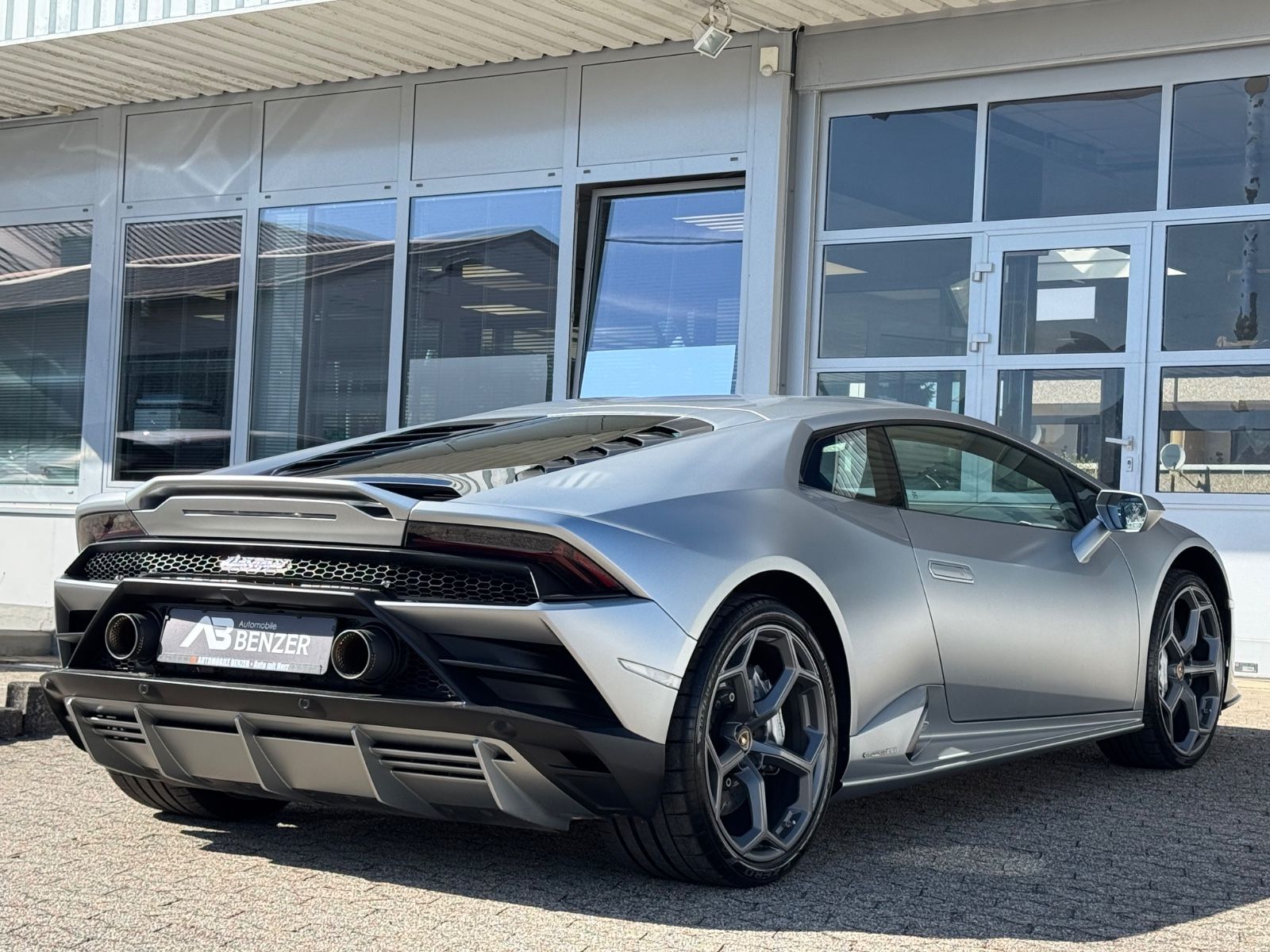 Fahrzeugabbildung Lamborghini Huracán EVO V10 /LIFT/SENSONUM/KAMERA/ACC