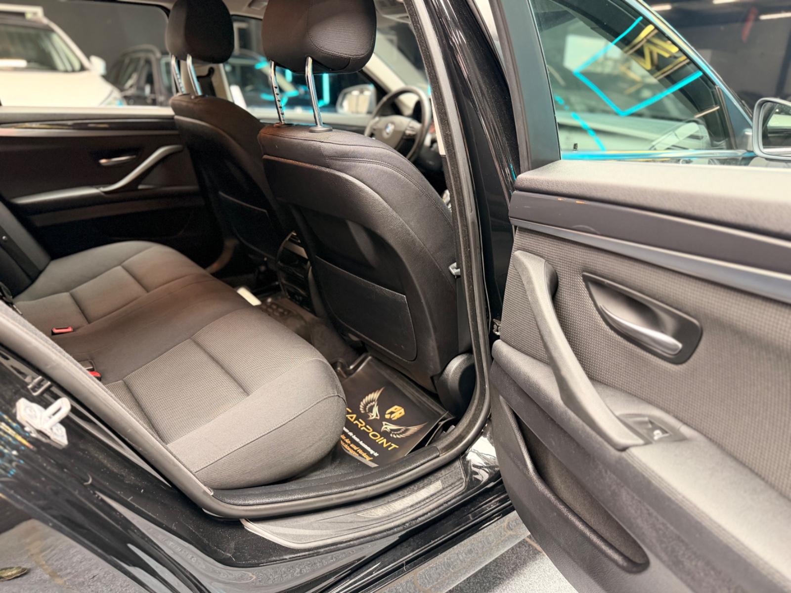 BMW 520i  Touring Bi-Xenon/AHK/Navi/BT/SHZ/PDC