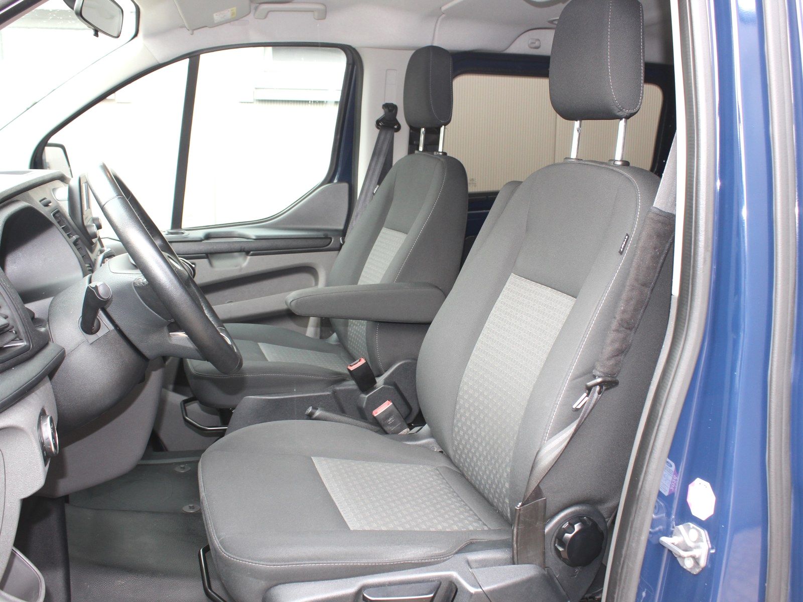 Fahrzeugabbildung Ford Transit Custom 320 L1 Trend