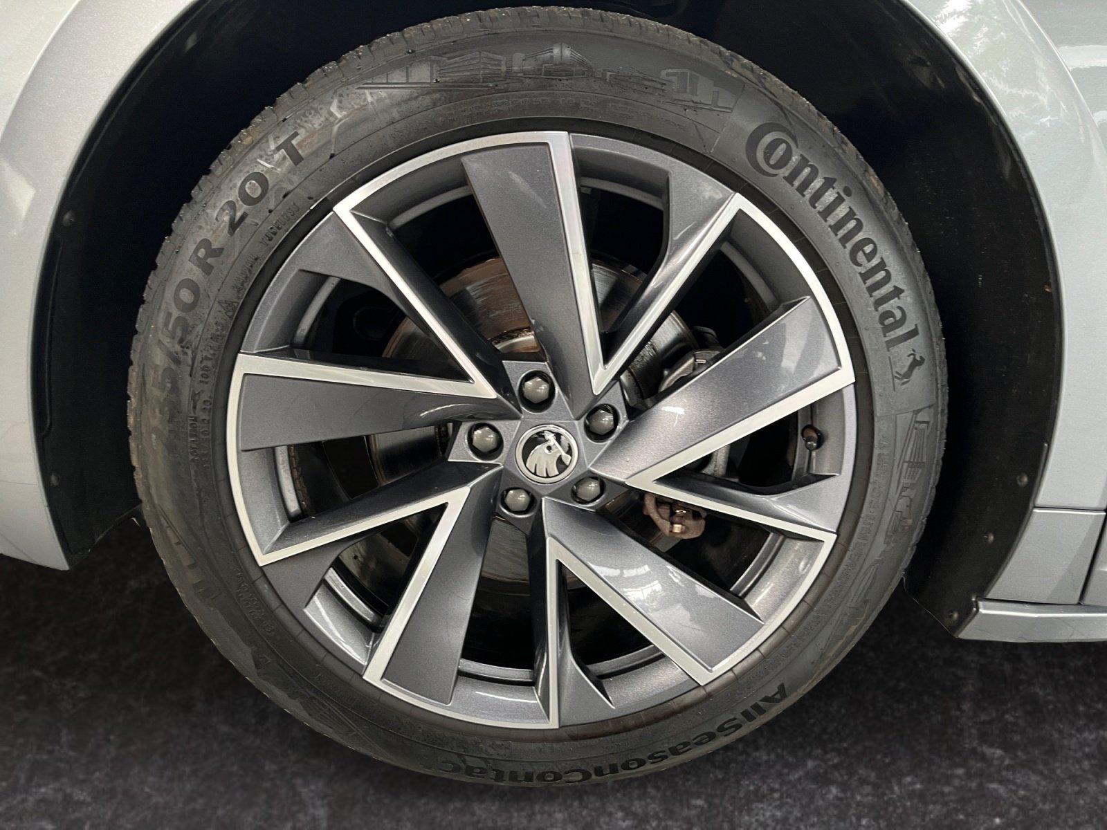 Skoda Enyaq 60 Sportline AHK Schwenkbar+Wärmepumpe