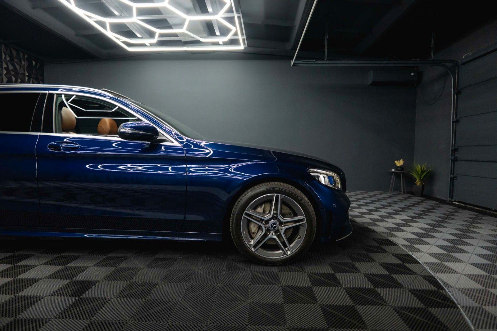 Fahrzeugabbildung Mercedes-Benz C 300 AMG | ACC | Pano | Mulitbeam | Widescreen