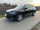 Volkswagen Tiguan 2.0 TSI  Highline 4Motion Pano 7sitze ACC - VW Tiguan Allspace Gebrauchtwagen in München