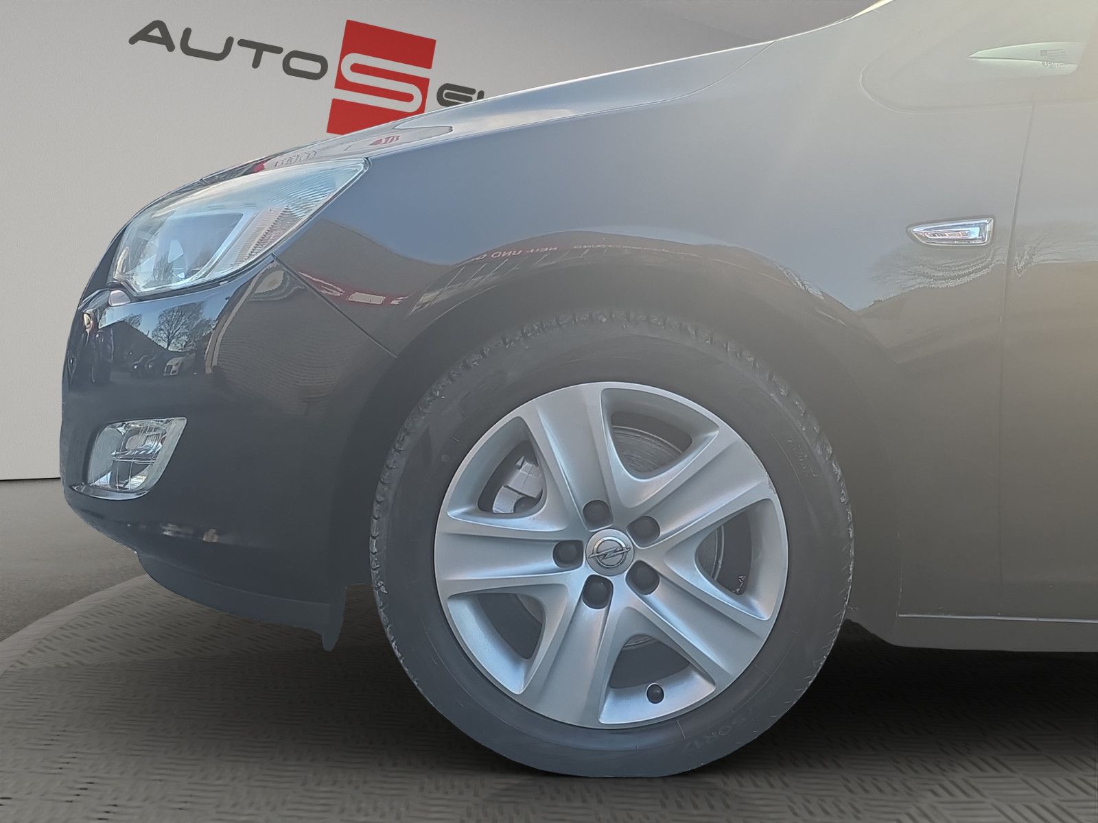 Fahrzeugabbildung Opel Astra J Edition*Klima*Tüv und Service NEU