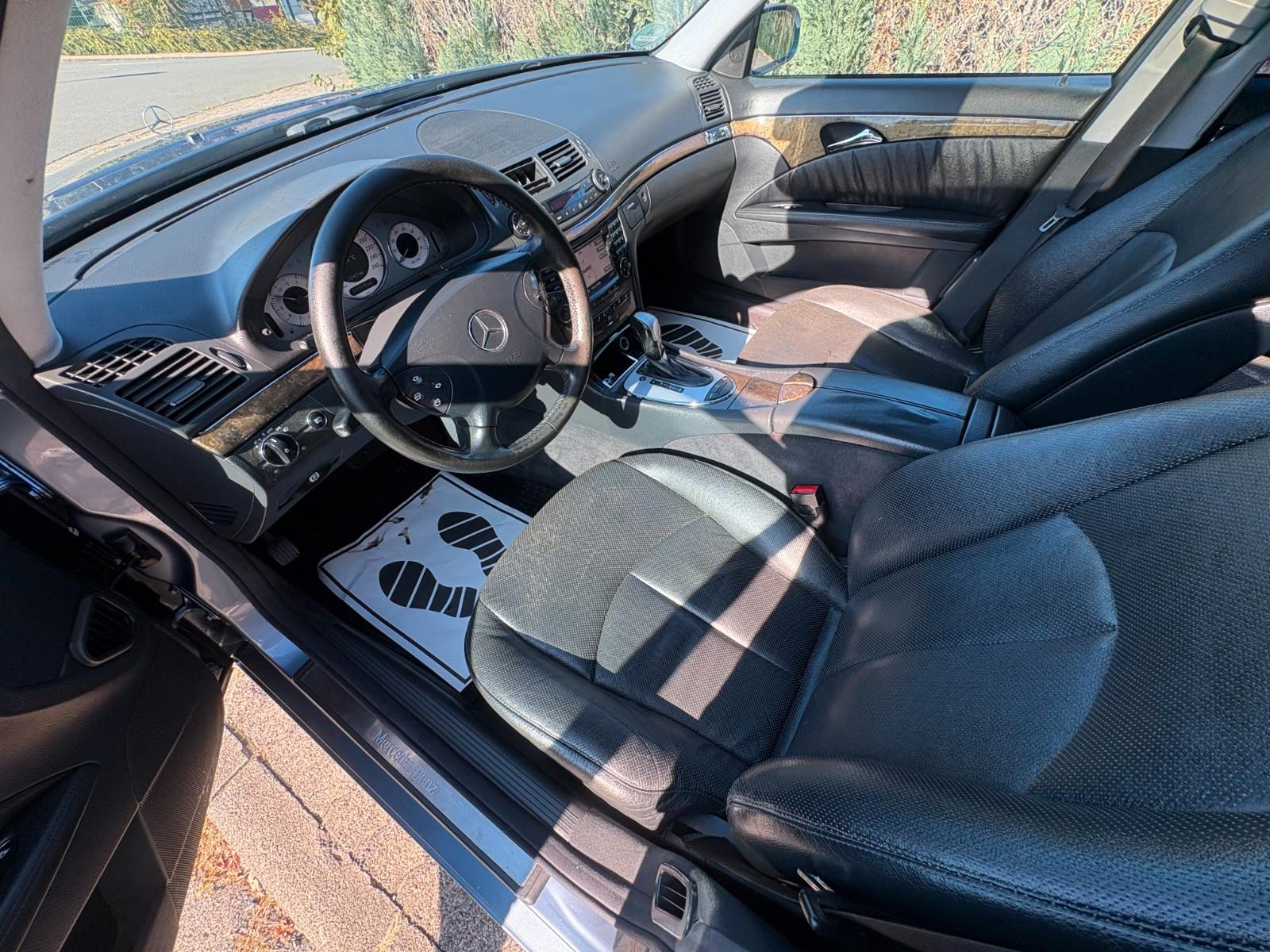 Mercedes-Benz E240 2004 — photo 9