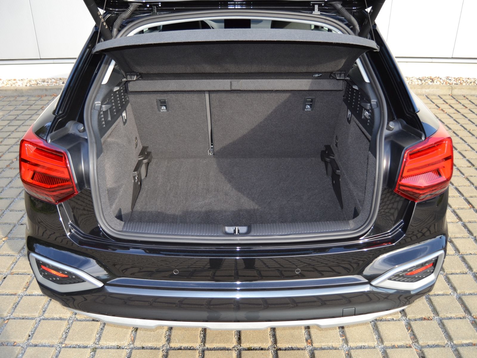 Q2 35 TFSI S-tronic Advanced AHK/MATRIX-LED/RFK/