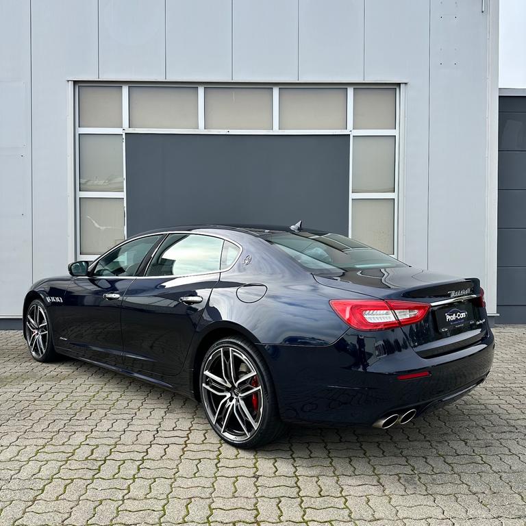 Maserati Quattroporte