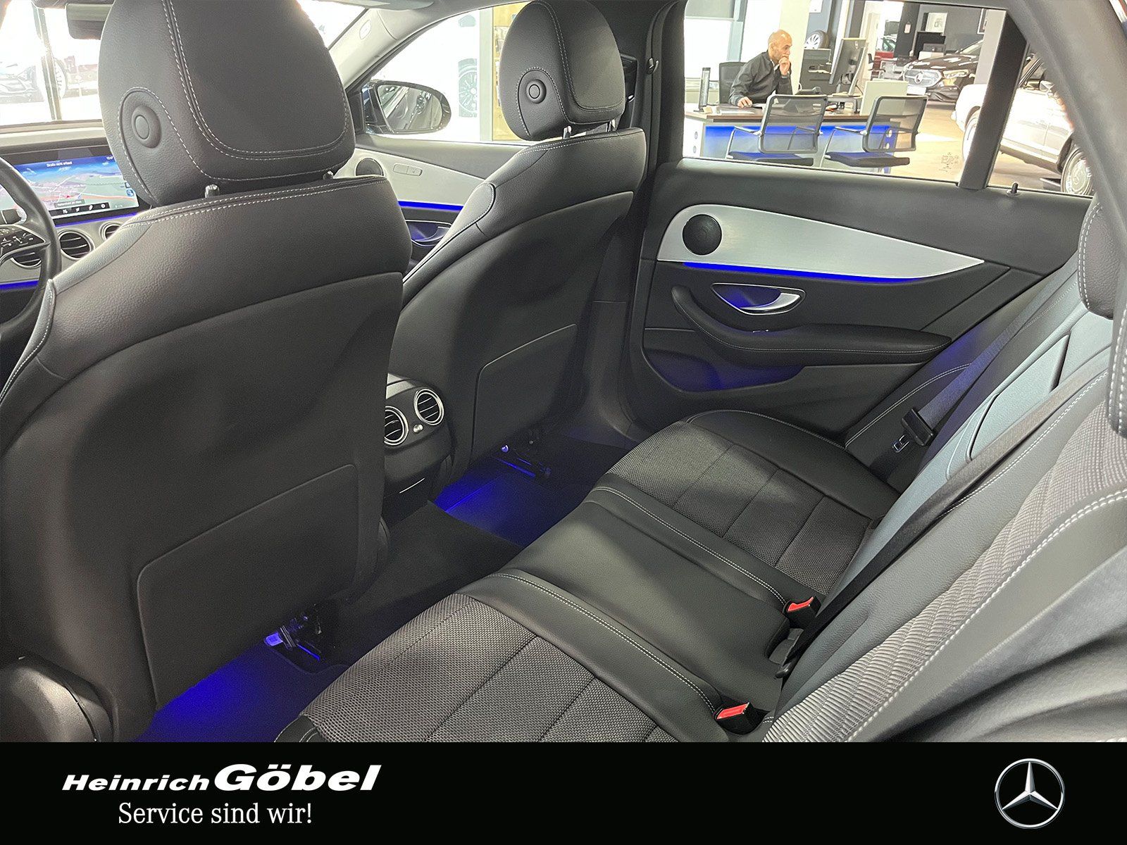 Fahrzeugabbildung Mercedes-Benz E 220 d T AVANTGARDE+STANDHZ.+LED+KAMERA+SPUR-P.