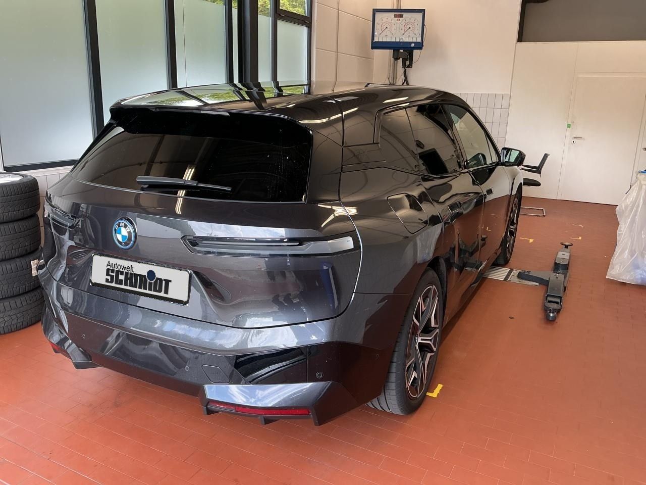 BMW iX xDrive40 Sportpaket 2Jahre-BPS foto 2
