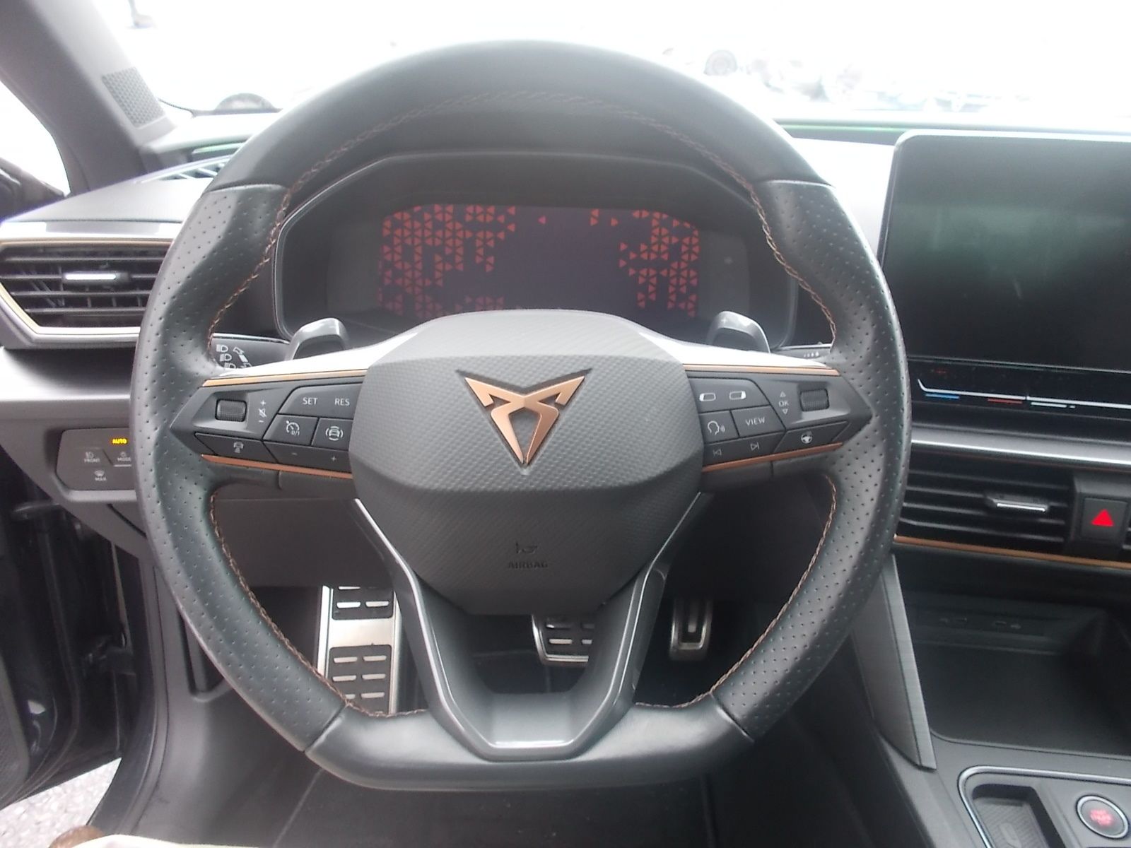 Fahrzeugabbildung CUPRA Leon 2.0 TSI (245 PS) DSG + ACC + SHZ