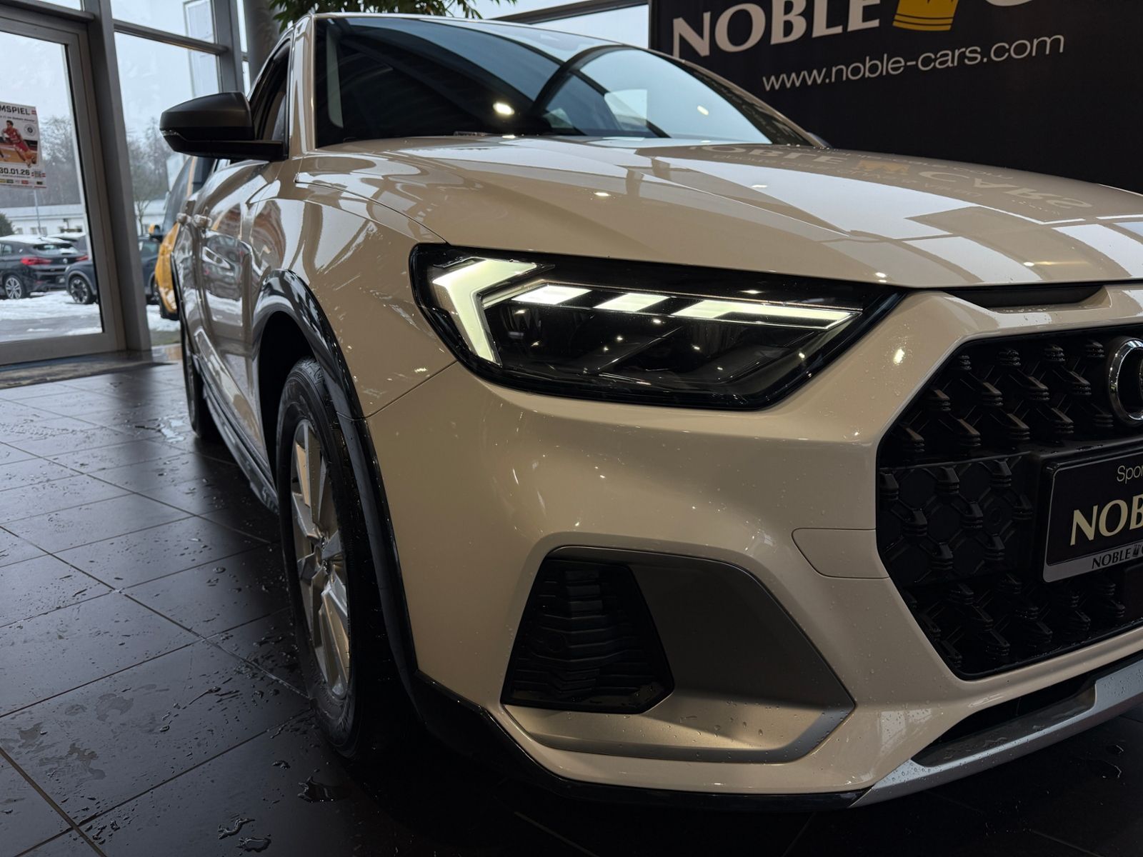 Fahrzeugabbildung Audi A1 citycarver 30 TFSI S line LED NAV SHZ PDC